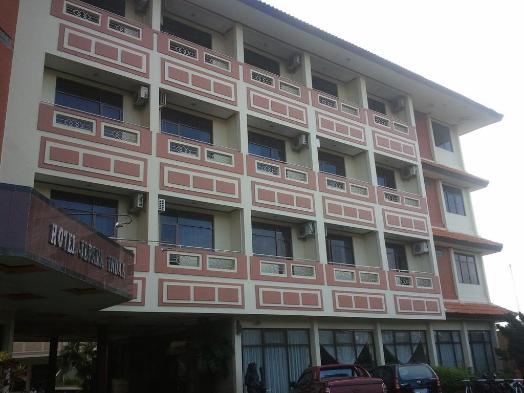 Jepara Indah Hotel Cameră foto