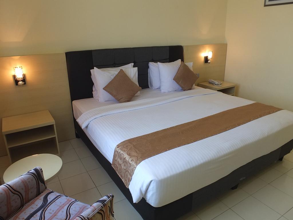 Jepara Indah Hotel Cameră foto