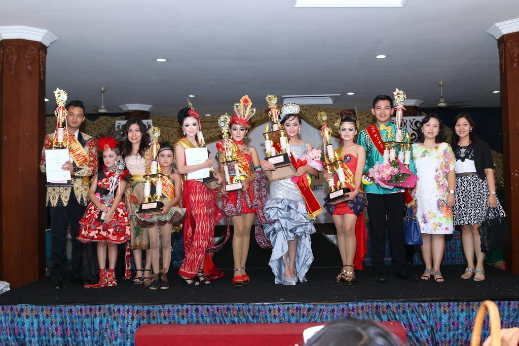 Jepara Indah Hotel Exterior foto