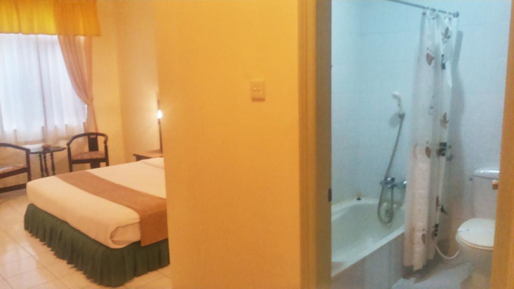 Jepara Indah Hotel Exterior foto