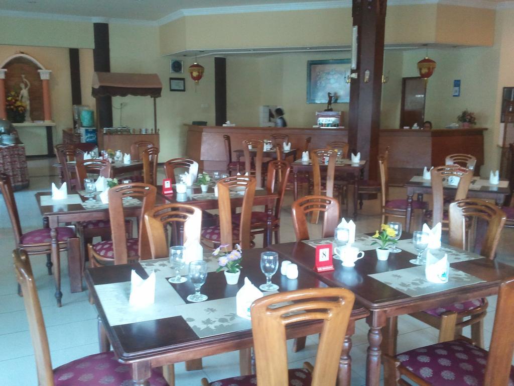 Jepara Indah Hotel Exterior foto