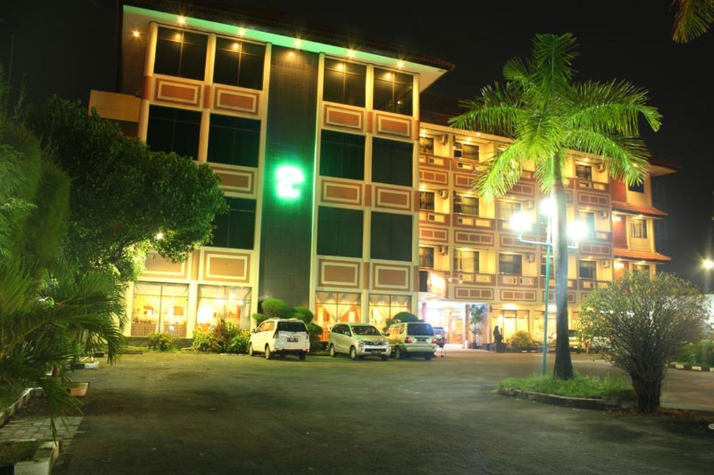 Jepara Indah Hotel Exterior foto