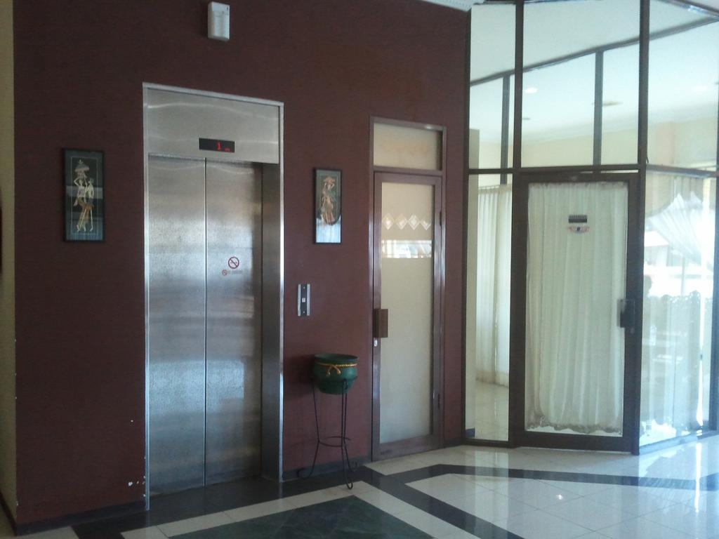 Jepara Indah Hotel Exterior foto