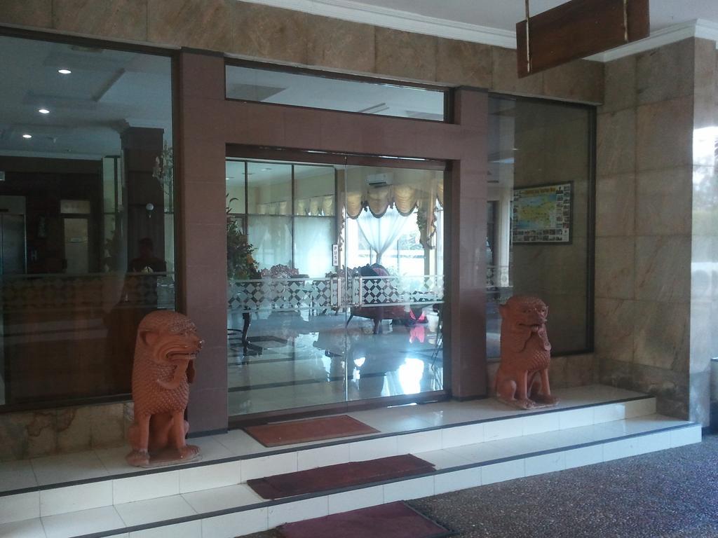Jepara Indah Hotel Exterior foto