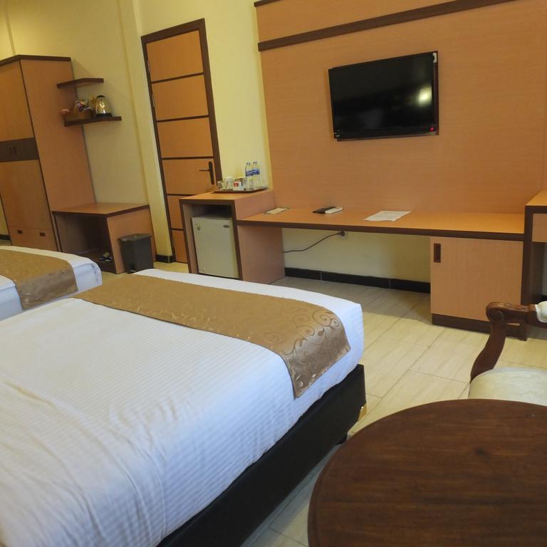 Jepara Indah Hotel Exterior foto